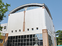 宮崎学園図書館